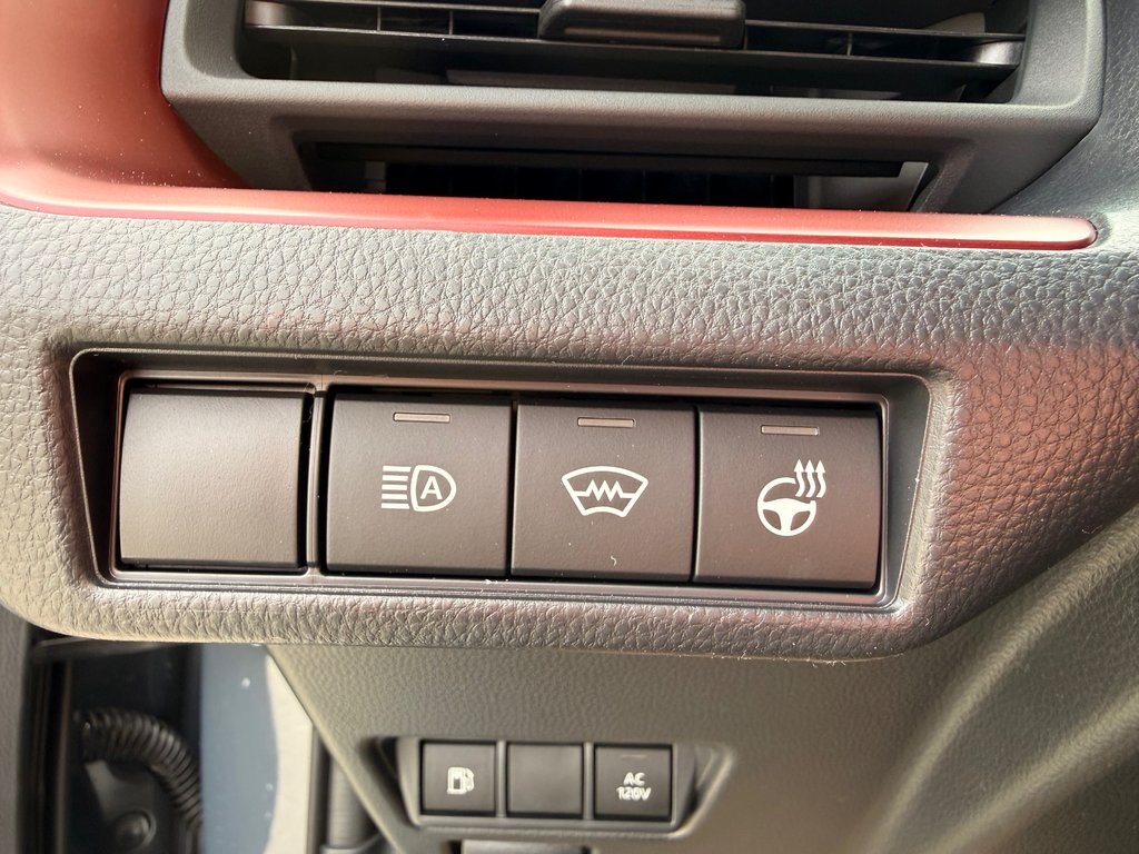 2026 Toyota Prius Plug-In Hybrid XSE in Thetford Mines, Quebec - 16 - w1024h768px