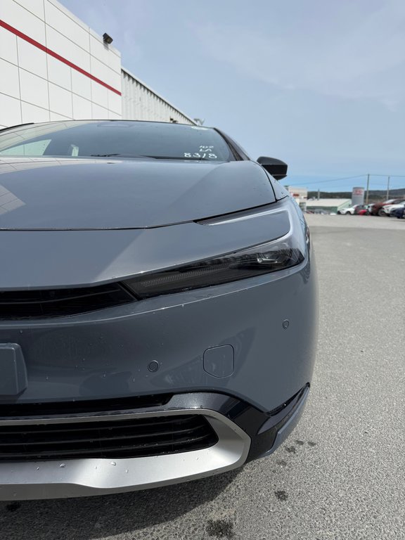 2026 Toyota Prius Plug-In Hybrid XSE in Thetford Mines, Quebec - 8 - w1024h768px