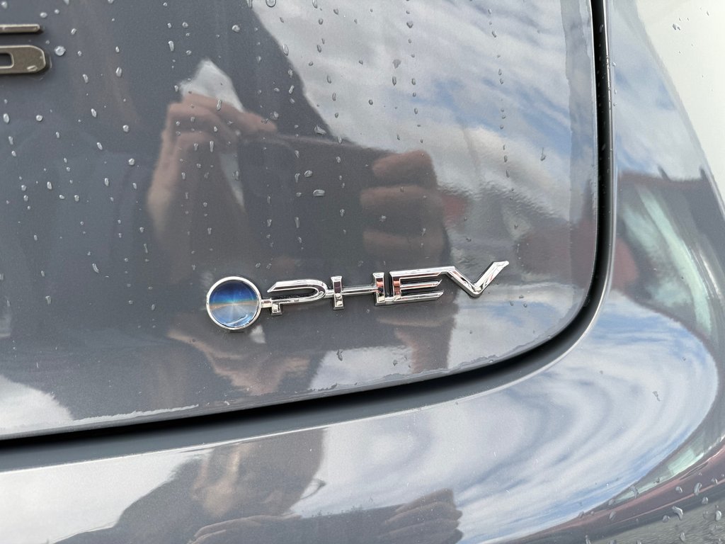 2026 Toyota Prius Plug-In Hybrid SE in Thetford Mines, Quebec - 15 - w1024h768px