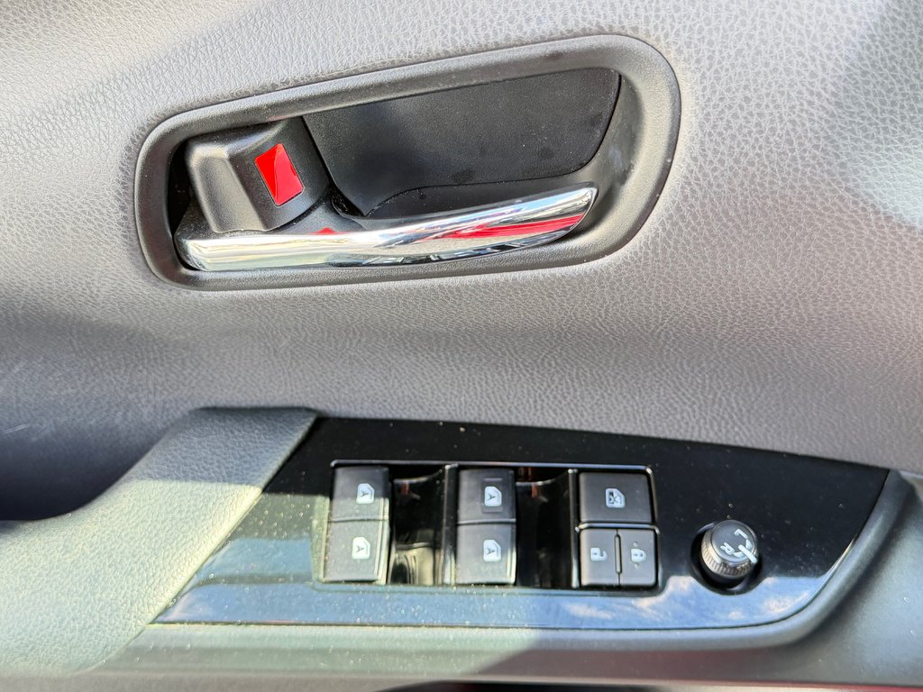 Toyota Prius Prime TECHNOLOGIE / BRANCHABLE / 39.500KM SEULEMENT / 2017 à Thetford Mines, Québec - 28 - w1024h768px