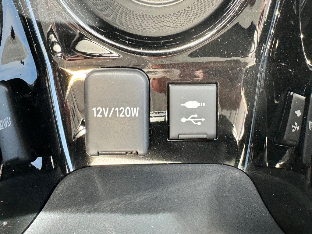 PRIUS PRIME UPGRADE / BRANCHABLE / GPS / CUIR / COMME NEUF 2020 à Thetford Mines, Québec - 51 - w1024h768px
