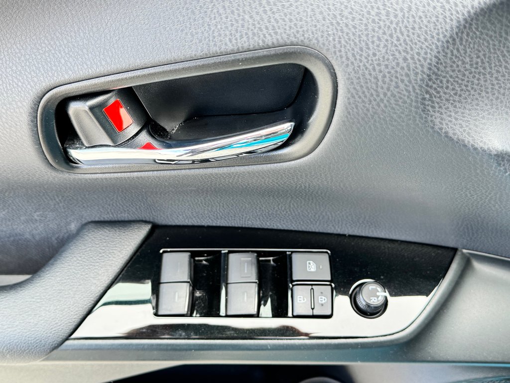 Toyota PRIUS PRIME GROUPE UPGRADE / CUIR / AUBAINE A SAISIR / 2020 à Thetford Mines, Québec - 26 - w1024h768px