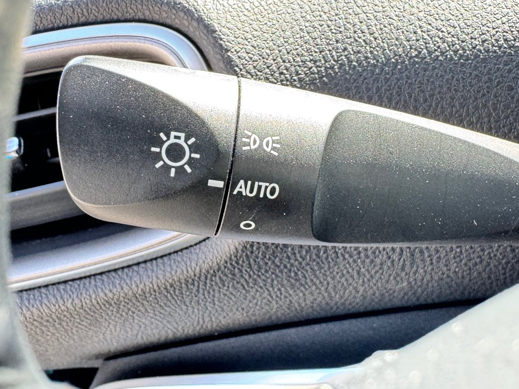 Toyota PRIUS PRIME GROUPE UPGRADE / CUIR / AUBAINE A SAISIR / 2020 à Thetford Mines, Québec - 36 - w1024h768px