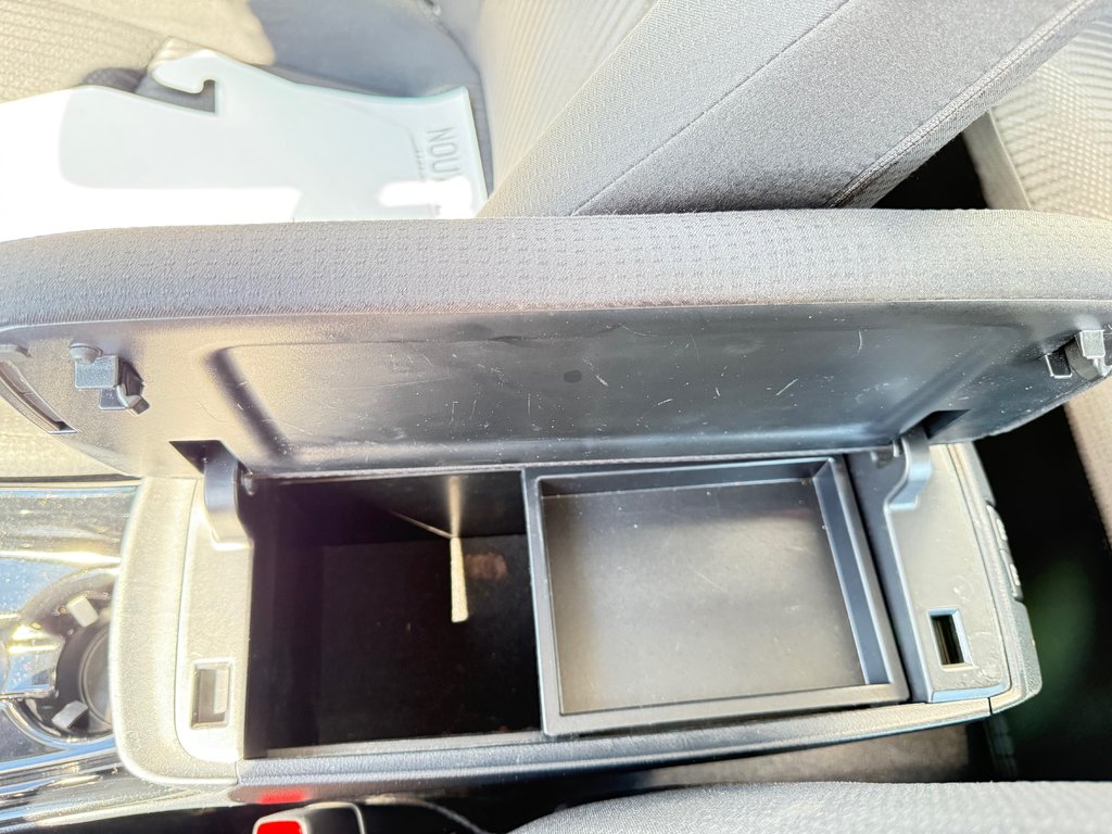 2021 Toyota PRIUS PRIME BASE / TRÈS BAS KILOS 46.000KM / SUPER DEAL / in Thetford Mines, Quebec - 25 - w1024h768px
