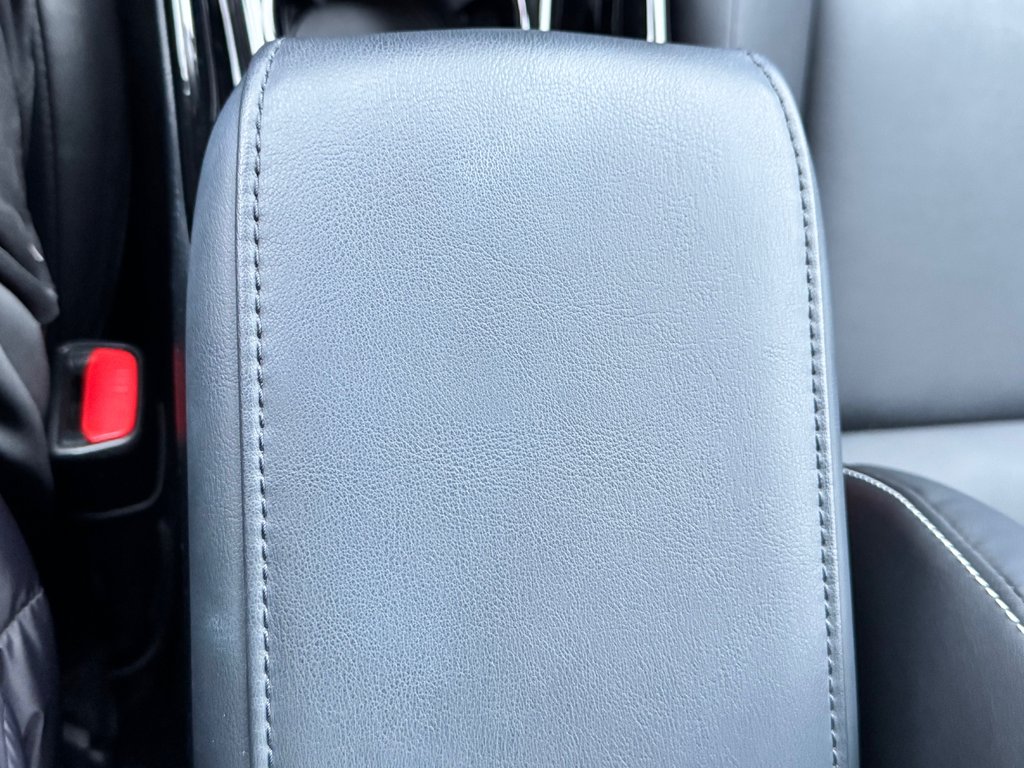 2021 Toyota Prius Prime GROUPE TECHNOLOGIE / 28.800KM SEULEMENT / PEA 03-08-26=100km WOW !!!! in Thetford Mines, Quebec - 49 - w1024h768px