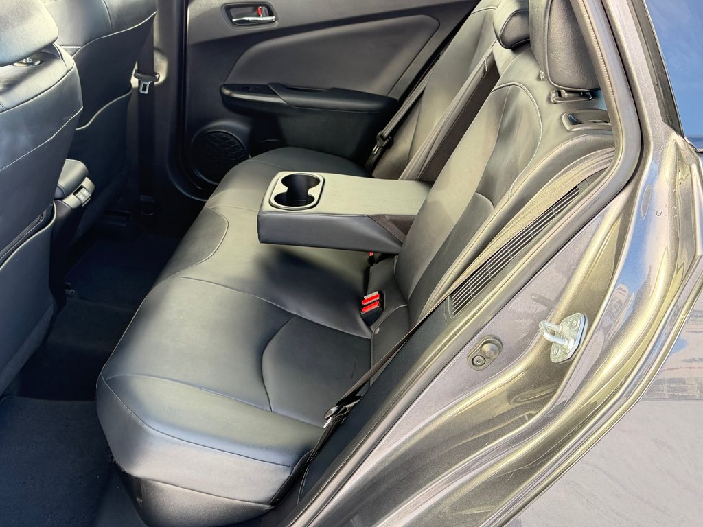 2021 Toyota Prius Prime GROUPE TECHNOLOGIE / 28.800KM SEULEMENT / PEA 03-08-26=100km WOW !!!! in Thetford Mines, Quebec - 58 - w1024h768px