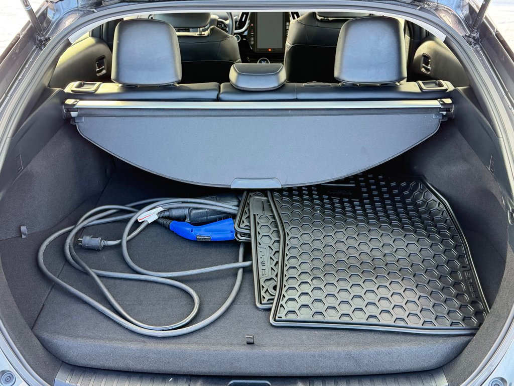 2021 Toyota Prius Prime GROUPE TECHNOLOGIE / 28.800KM SEULEMENT / PEA 03-08-26=100km WOW !!!! in Thetford Mines, Quebec - 61 - w1024h768px