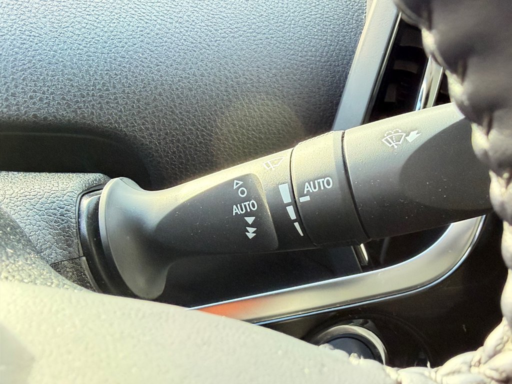 2021 Toyota Prius Prime GROUPE TECHNOLOGIE / 28.800KM SEULEMENT / PEA 03-08-26=100km WOW !!!! in Thetford Mines, Quebec - 40 - w1024h768px