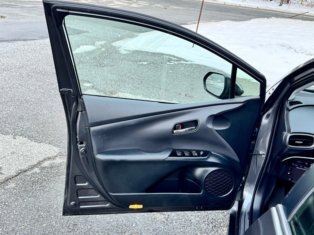 2021 Toyota Prius Prime GROUPE TECHNOLOGIE / 28.800KM SEULEMENT / PEA 03-08-26=100km WOW !!!! in Thetford Mines, Quebec - 25 - w1024h768px