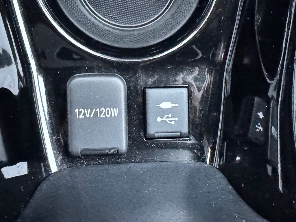 2021 Toyota Prius Prime GROUPE TECHNOLOGIE / 28.800KM SEULEMENT / PEA 03-08-26=100km WOW !!!! in Thetford Mines, Quebec - 48 - w1024h768px