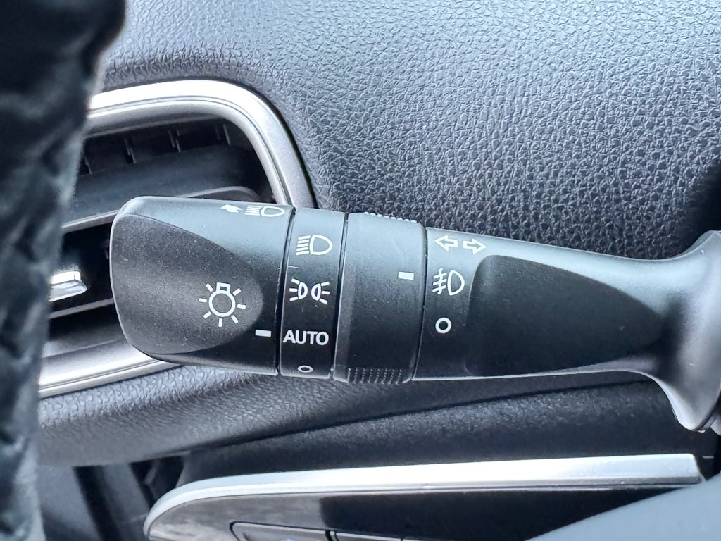 2021 Toyota Prius Prime GROUPE TECHNOLOGIE / 28.800KM SEULEMENT / PEA 03-08-26=100km WOW !!!! in Thetford Mines, Quebec - 35 - w1024h768px