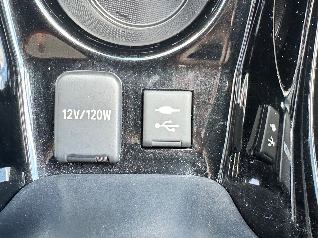 2021 Toyota Prius Prime GROUPE TECHNOLOGIE / 28.800KM SEULEMENT / PEA 03-08-26=100km WOW !!!! in Thetford Mines, Quebec - 55 - w1024h768px