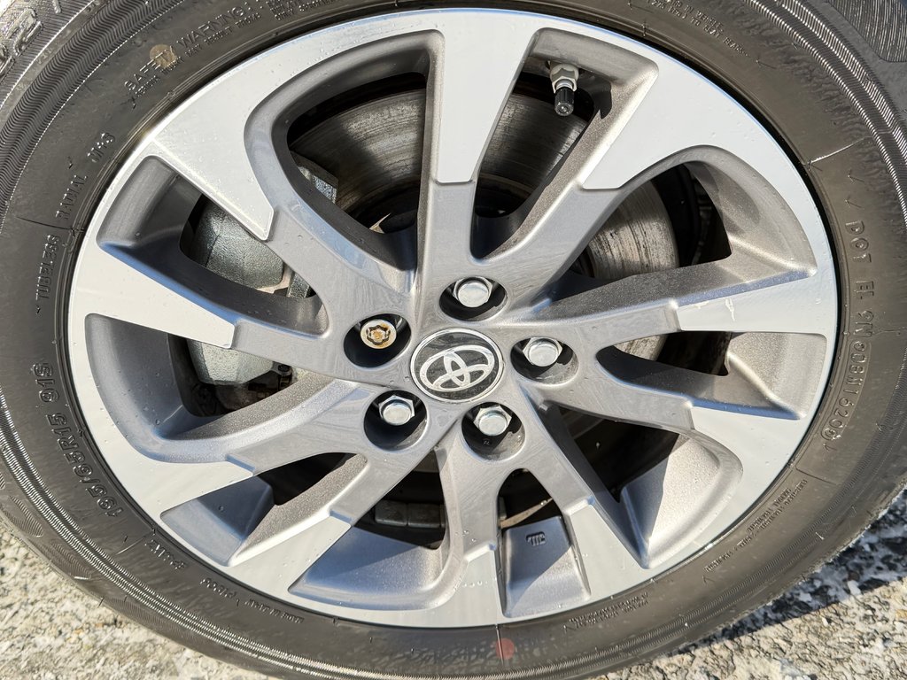 2021 Toyota Prius Prime GROUPE TECHNOLOGIE / 28.800KM SEULEMENT / PEA 03-08-26=100km WOW !!!! in Thetford Mines, Quebec - 16 - w1024h768px