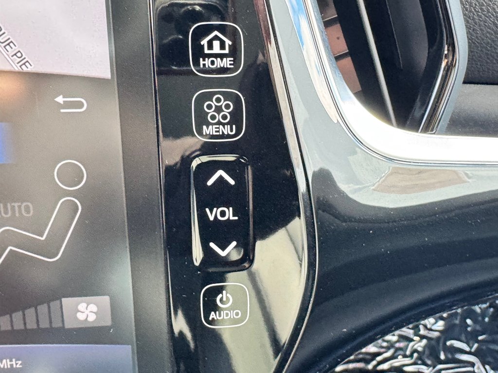 2021 Toyota Prius Prime GROUPE TECHNOLOGIE / 28.800KM SEULEMENT / PEA 03-08-26=100km WOW !!!! in Thetford Mines, Quebec - 49 - w1024h768px