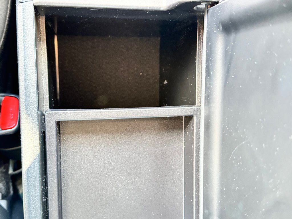 2021 Toyota Prius Prime GROUPE TECHNOLOGIE / 28.800KM SEULEMENT / PEA 03-08-26=100km WOW !!!! in Thetford Mines, Quebec - 57 - w1024h768px