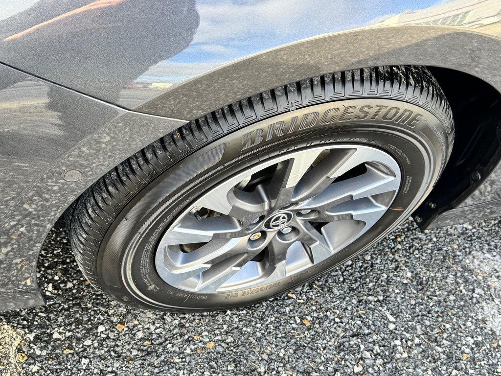 2021 Toyota Prius Prime GROUPE TECHNOLOGIE / 28.800KM SEULEMENT / PEA 03-08-26=100km WOW !!!! in Thetford Mines, Quebec - 17 - w1024h768px