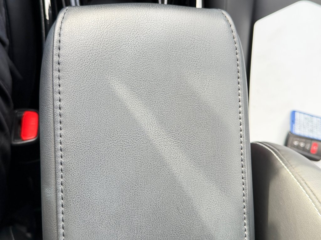 2021 Toyota Prius Prime GROUPE TECHNOLOGIE / 28.800KM SEULEMENT / PEA 03-08-26=100km WOW !!!! in Thetford Mines, Quebec - 50 - w1024h768px