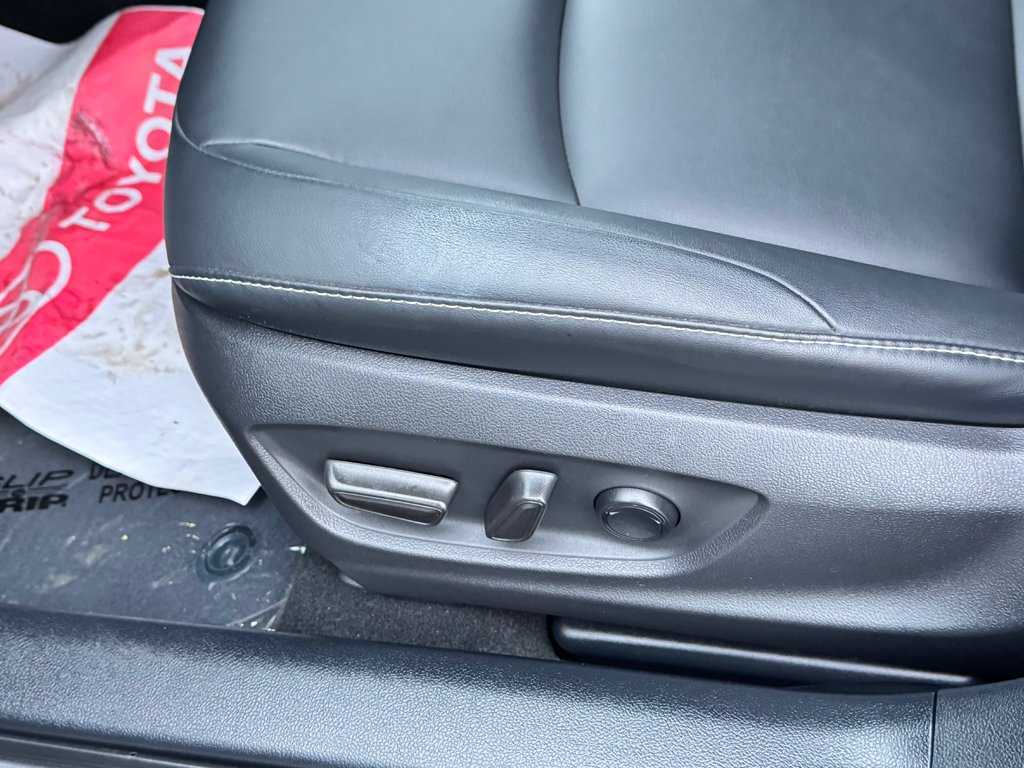 2021 Toyota Prius Prime GROUPE TECHNOLOGIE / 28.800KM SEULEMENT / PEA 03-08-26=100km WOW !!!! in Thetford Mines, Quebec - 29 - w1024h768px