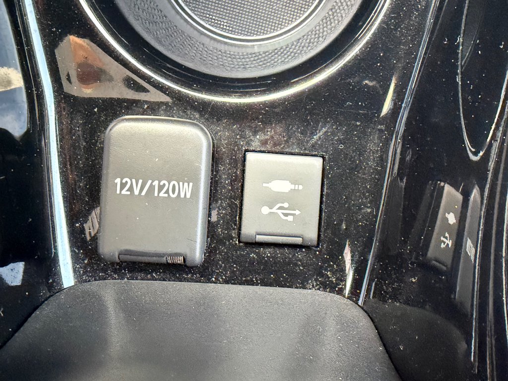2021 Toyota Prius Prime GROUPE TECHNOLOGIE / 28.800KM SEULEMENT / PEA 03-08-26=100km WOW !!!! in Thetford Mines, Quebec - 49 - w1024h768px