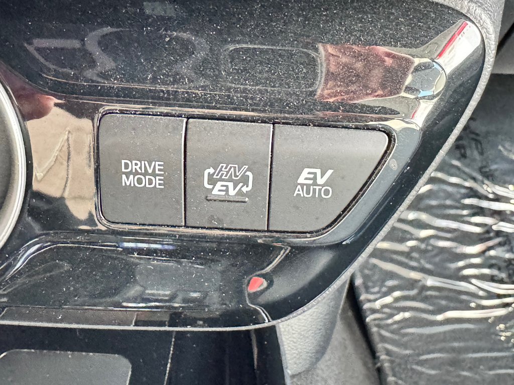 2021 Toyota Prius Prime GROUPE TECHNOLOGIE / 28.800KM SEULEMENT / PEA 03-08-26=100km WOW !!!! in Thetford Mines, Quebec - 51 - w1024h768px