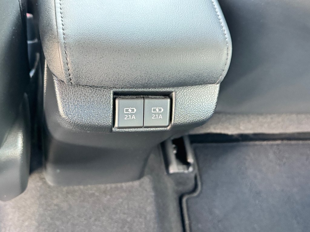 2021 Toyota Prius Prime GROUPE TECHNOLOGIE / 28.800KM SEULEMENT / PEA 03-08-26=100km WOW !!!! in Thetford Mines, Quebec - 65 - w1024h768px