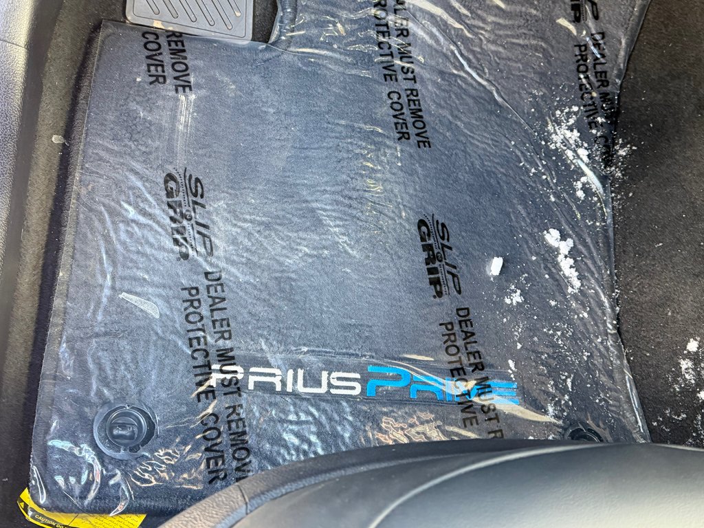 2021 Toyota Prius Prime GROUPE TECHNOLOGIE / 28.800KM SEULEMENT / PEA 03-08-26=100km WOW !!!! in Thetford Mines, Quebec - 35 - w1024h768px