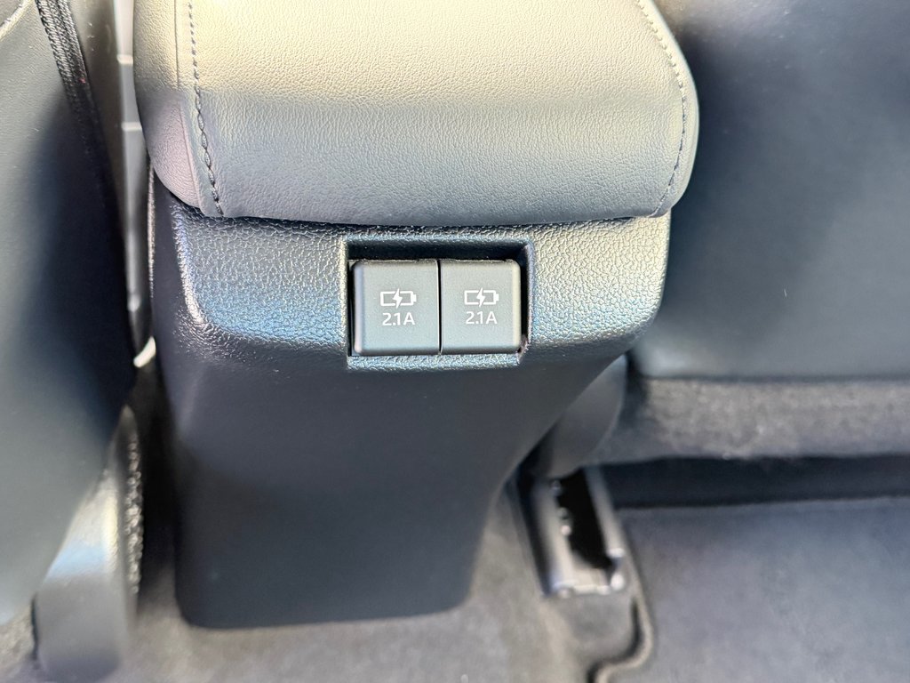 2021 Toyota Prius Prime GROUPE TECHNOLOGIE / 28.800KM SEULEMENT / PEA 03-08-26=100km WOW !!!! in Thetford Mines, Quebec - 59 - w1024h768px