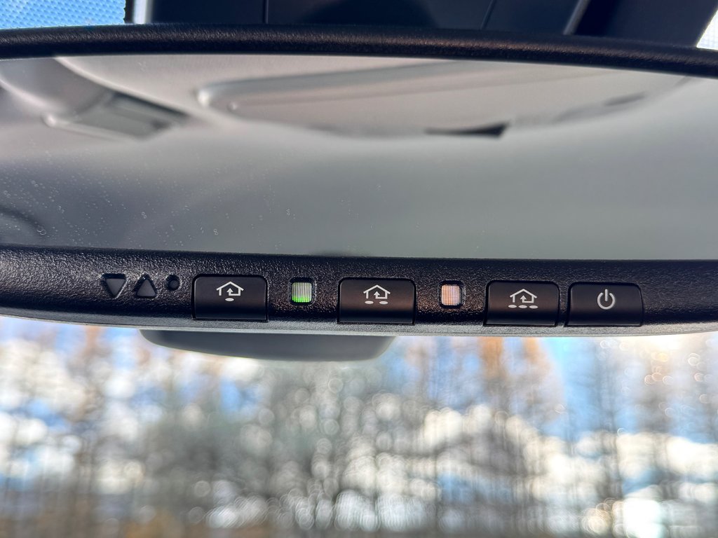 2021 Toyota Prius Prime GROUPE TECHNOLOGIE / 28.800KM SEULEMENT / PEA 03-08-26=100km WOW !!!! in Thetford Mines, Quebec - 59 - w1024h768px