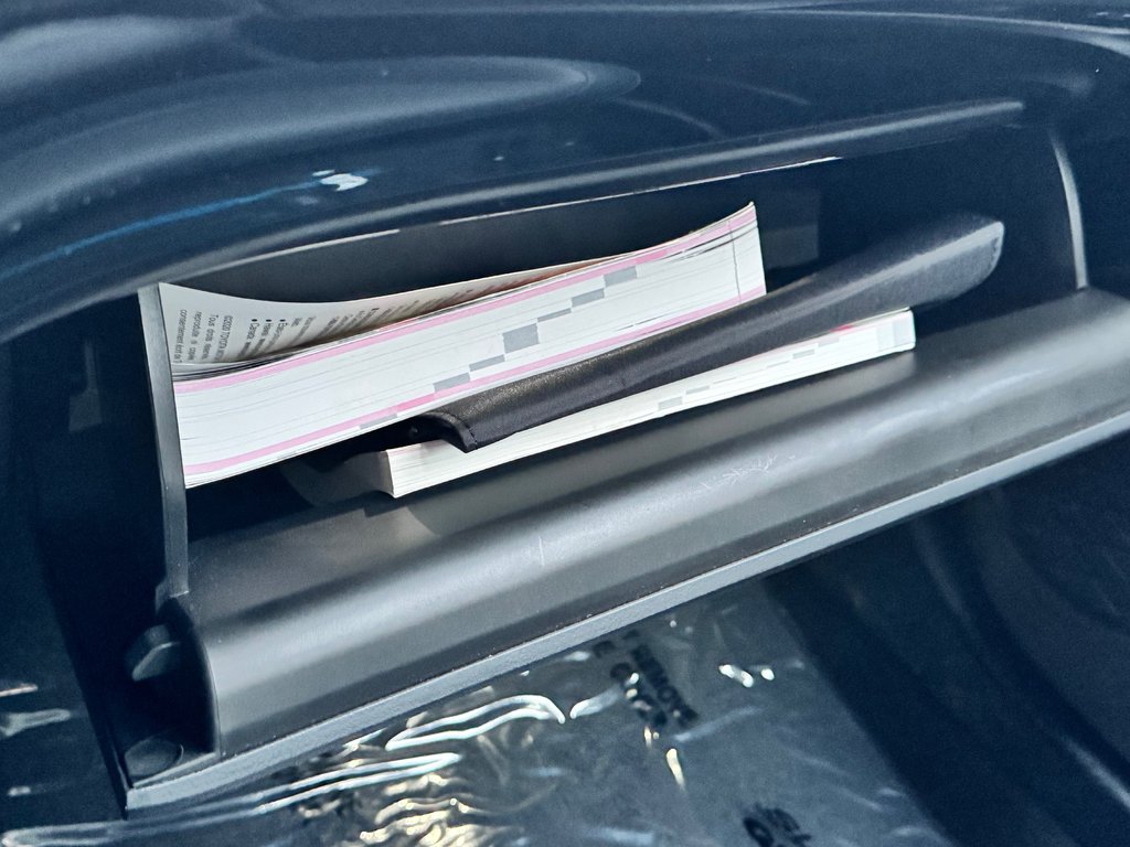 2021 Toyota Prius Prime GROUPE TECHNOLOGIE / 28.800KM SEULEMENT / PEA 03-08-26=100km WOW !!!! in Thetford Mines, Quebec - 52 - w1024h768px