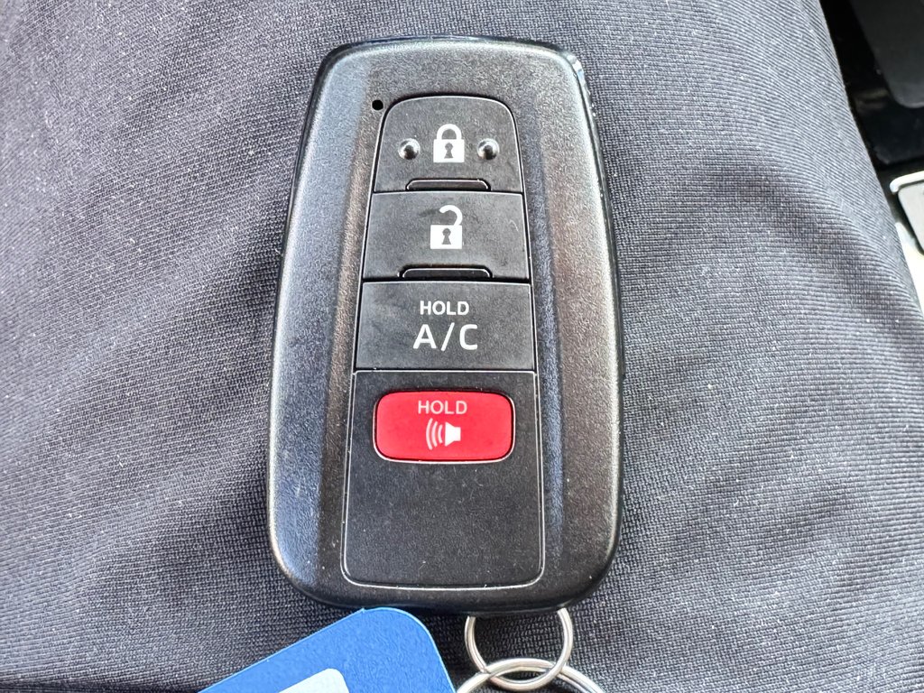 2021 Toyota Prius Prime GROUPE TECHNOLOGIE / 28.800KM SEULEMENT / PEA 03-08-26=100km WOW !!!! in Thetford Mines, Quebec - 61 - w1024h768px