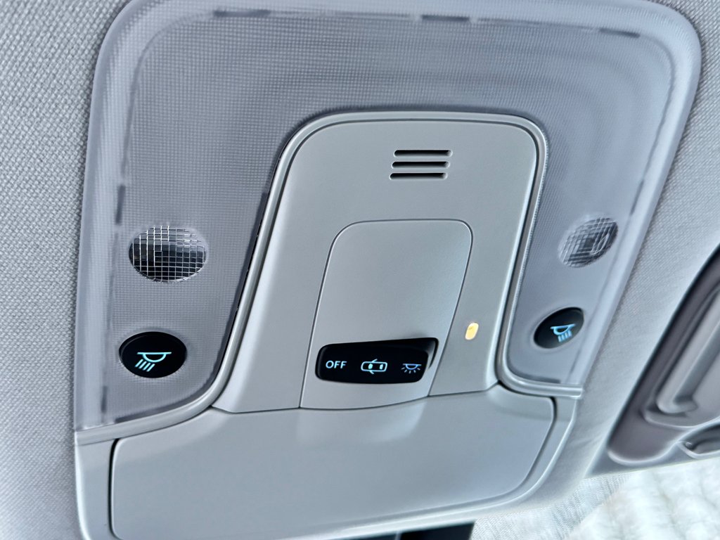 2021 Toyota Prius Prime GROUPE TECHNOLOGIE / 28.800KM SEULEMENT / PEA 03-08-26=100km WOW !!!! in Thetford Mines, Quebec - 54 - w1024h768px