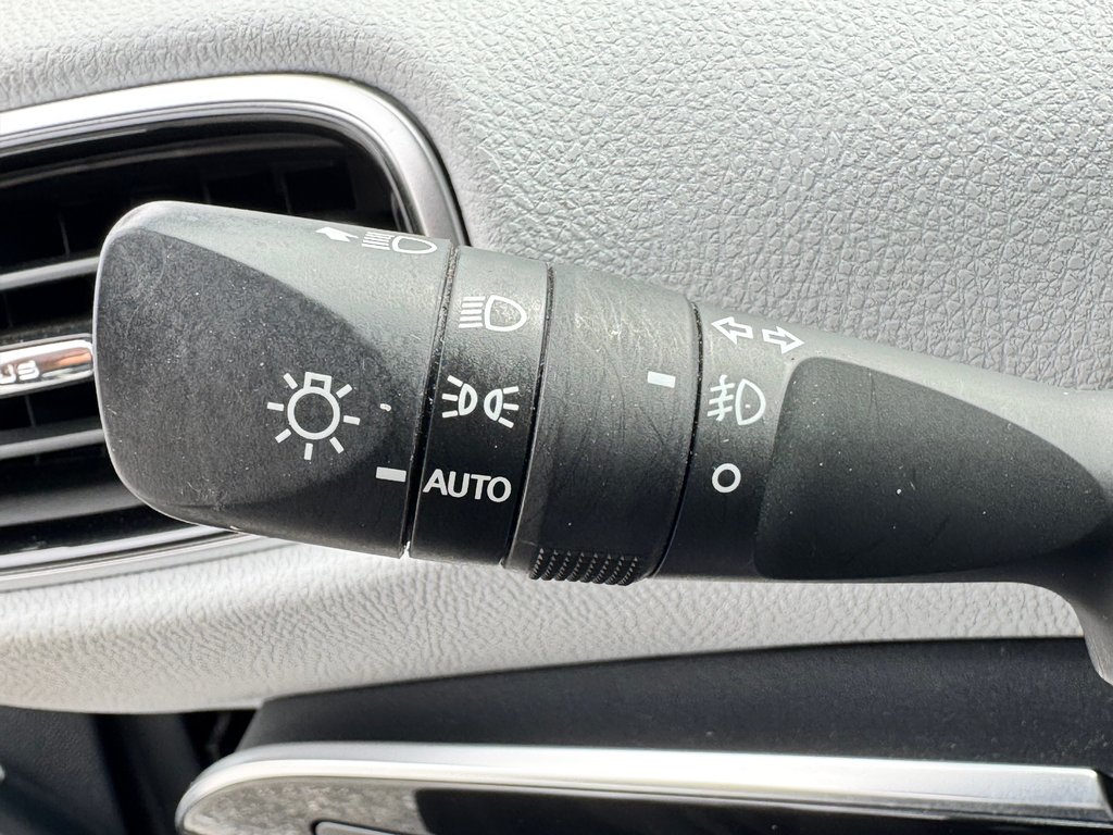 2022 Toyota PRIUS PRIME UPGRADE / PEA 24-04-27=100KM / AUBAINE / in Thetford Mines, Quebec - 36 - w1024h768px