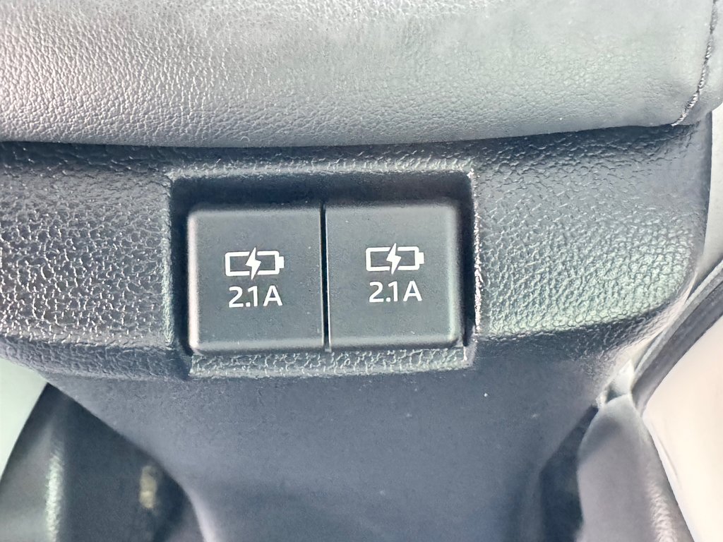2022 Toyota PRIUS PRIME UPGRADE / PEA 24-04-27=100KM / AUBAINE / in Thetford Mines, Quebec - 62 - w1024h768px