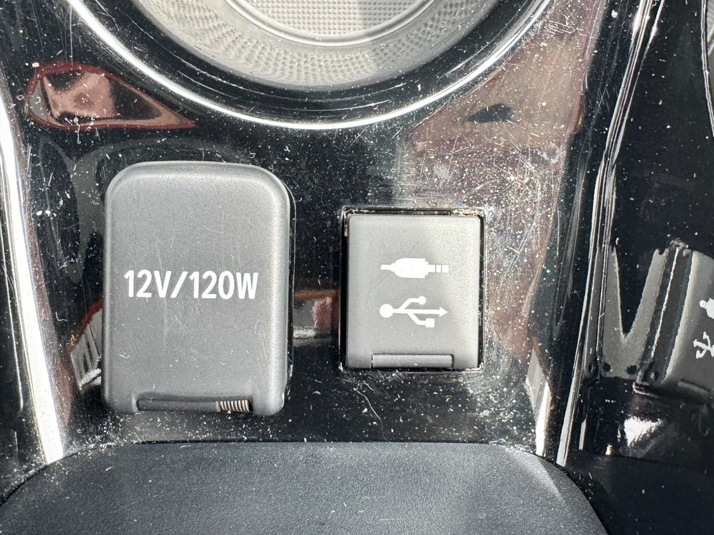 2022 Toyota PRIUS PRIME UPGRADE / PEA 24-04-27=100KM / AUBAINE / in Thetford Mines, Quebec - 50 - w1024h768px
