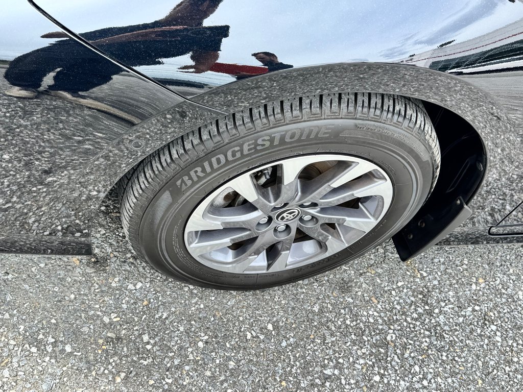 2022 Toyota PRIUS PRIME UPGRADE / PEA 24-04-27=100KM / AUBAINE / in Thetford Mines, Quebec - 15 - w1024h768px