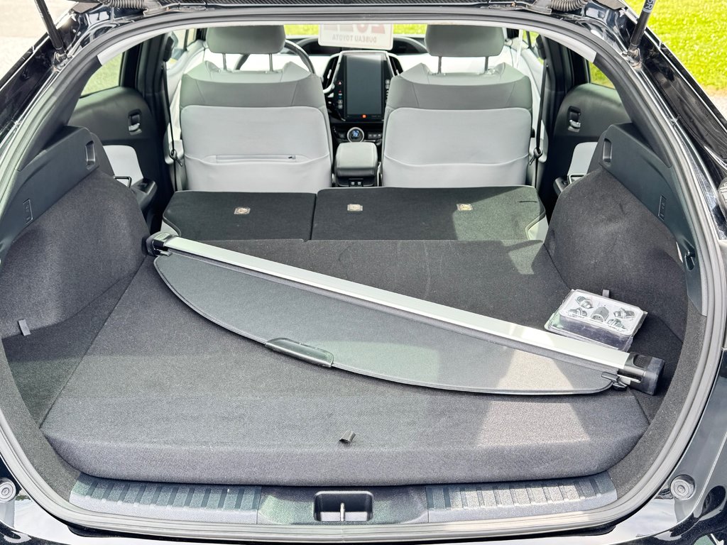 2022 Toyota PRIUS PRIME UPGRADE / PEA 24-04-27=100KM / AUBAINE / in Thetford Mines, Quebec - 67 - w1024h768px