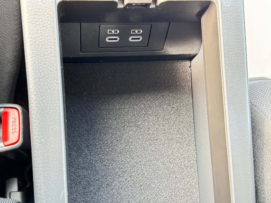 Toyota PRIUS PRIME SE / ÉTAT NEUF ! /  AUTONOMIE DE 80 km + / WOW COMME NEUF 2024 à Thetford Mines, Québec - 51 - w1024h768px