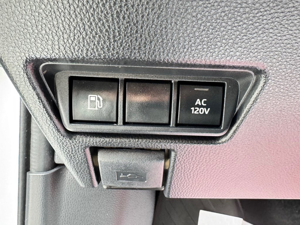 Toyota PRIUS PRIME SE / ÉTAT NEUF ! /  AUTONOMIE DE 80 km + / WOW COMME NEUF 2024 à Thetford Mines, Québec - 32 - w1024h768px