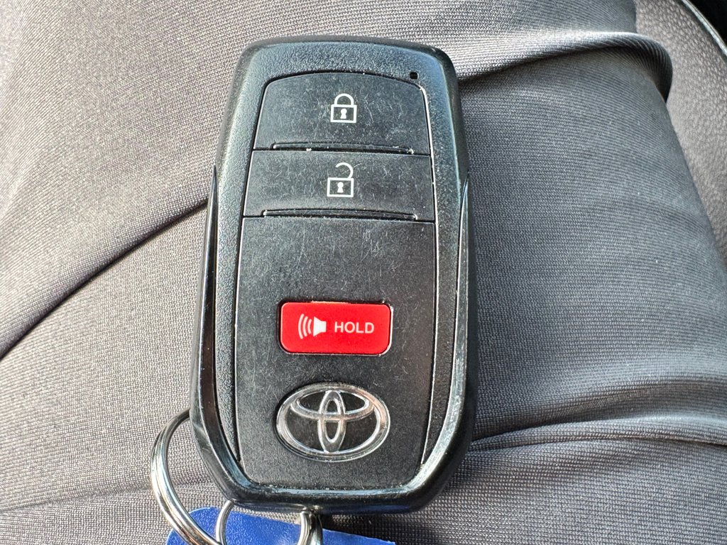 Toyota PRIUS PRIME SE / ÉTAT NEUF ! /  AUTONOMIE DE 80 km + / WOW COMME NEUF 2024 à Thetford Mines, Québec - 55 - w1024h768px