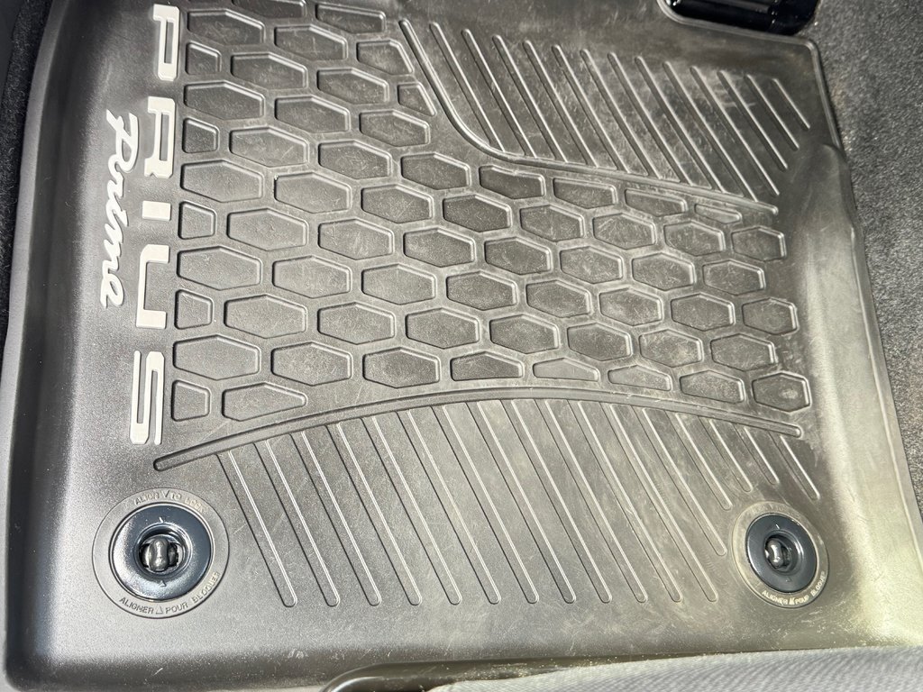 Toyota PRIUS PRIME SE / ÉTAT NEUF ! /  AUTONOMIE DE 80 km + / WOW COMME NEUF 2024 à Thetford Mines, Québec - 34 - w1024h768px