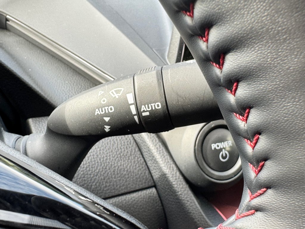 Toyota PRIUS PRIME SE / ÉTAT NEUF ! /  AUTONOMIE DE 80 km + / WOW COMME NEUF 2024 à Thetford Mines, Québec - 38 - w1024h768px