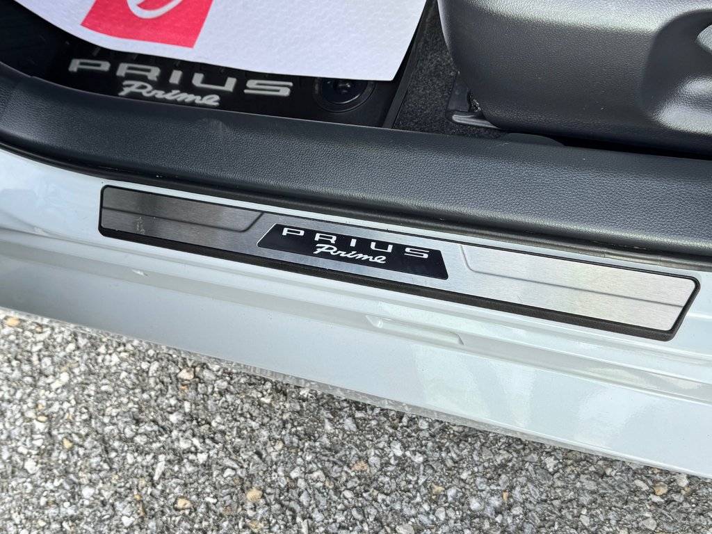 Toyota PRIUS PRIME SE / ÉTAT NEUF ! /  AUTONOMIE DE 80 km + / WOW COMME NEUF 2024 à Thetford Mines, Québec - 28 - w1024h768px