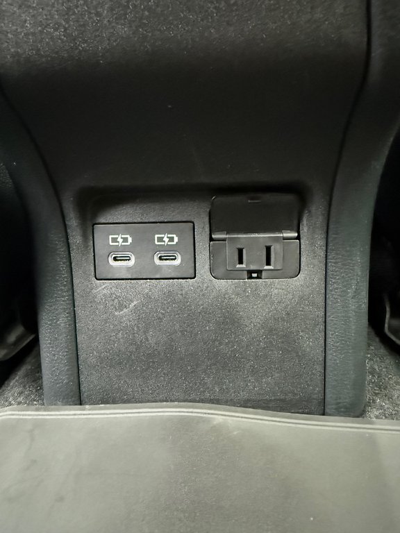 Toyota PRIUS PRIME SE / AUTONOMIE ÉLECTRIQUE 74KM +- / COMME NEUVE 2024 à Thetford Mines, Québec - 52 - w1024h768px