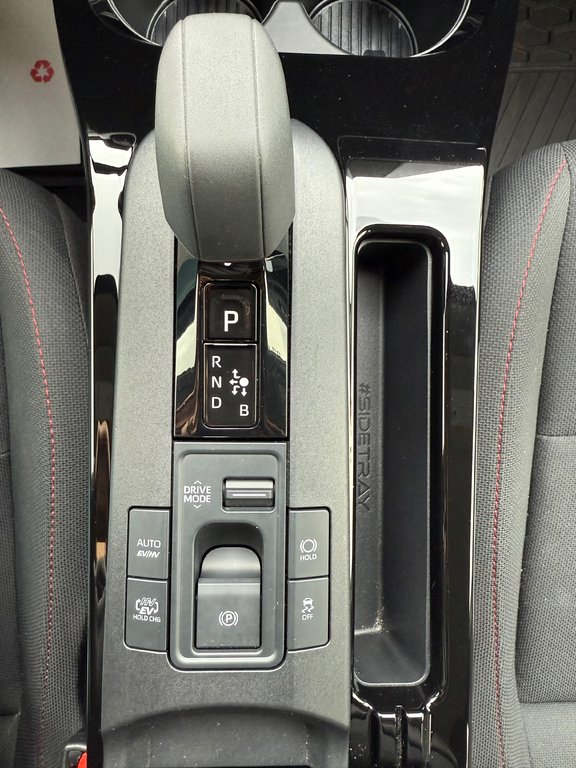 Toyota PRIUS PRIME SE / AUTONOMIE ÉLECTRIQUE 74KM +- / COMME NEUVE 2024 à Thetford Mines, Québec - 55 - w1024h768px
