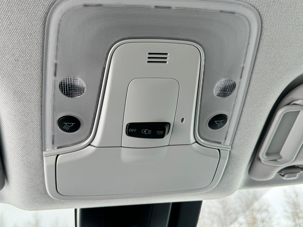 Prius AWD TECHNOLOGIE / PEA 16-10-24=120KM / TRÈS RARE 2019 à Thetford Mines, Québec - 53 - w1024h768px