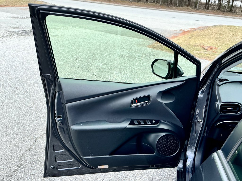 Prius AWD TECHNOLOGIE / PEA 16-10-24=120KM / TRÈS RARE 2019 à Thetford Mines, Québec - 25 - w1024h768px
