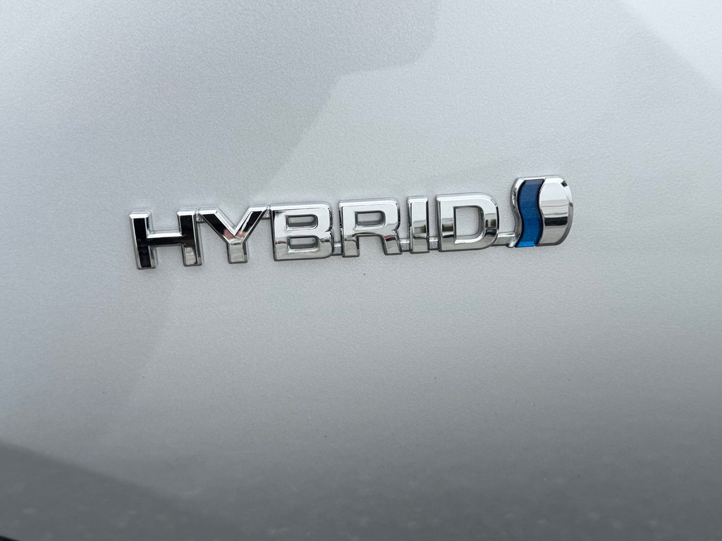2021 Toyota Prius AWD GROUPE TECHNO / 33.000KM WOW / LA TOTALE !!! / in Thetford Mines, Quebec - 18 - w1024h768px