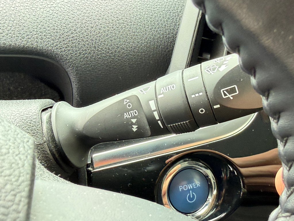 2021 Toyota Prius AWD GROUPE TECHNO / 33.000KM WOW / LA TOTALE !!! / in Thetford Mines, Quebec - 40 - w1024h768px