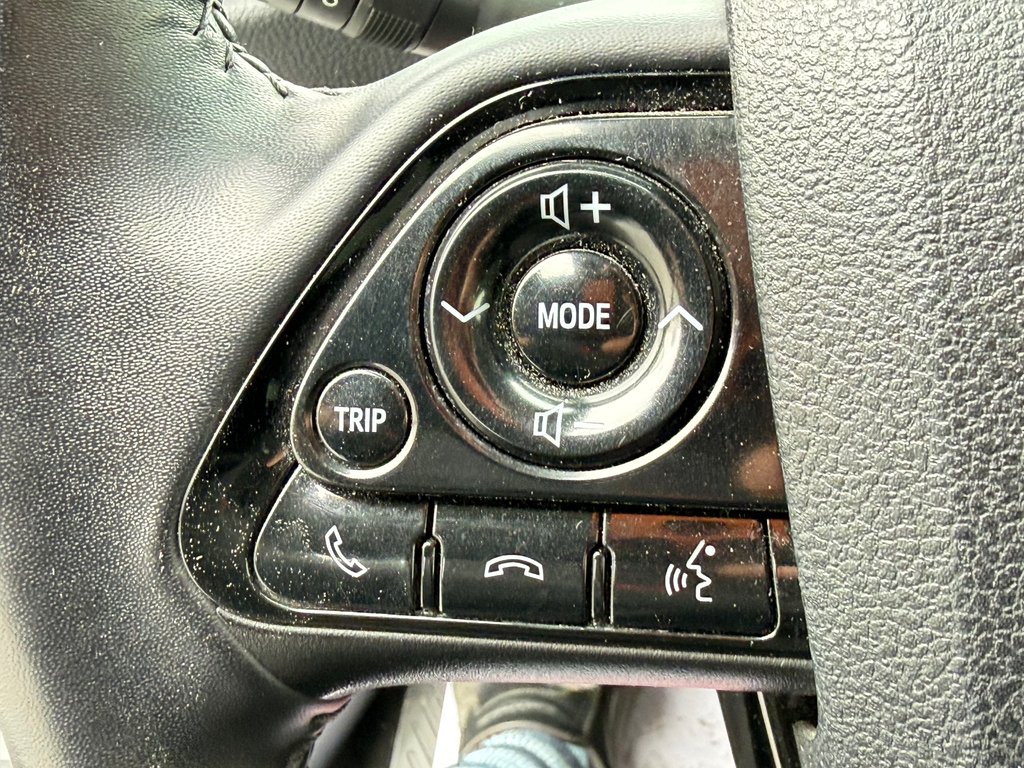 2021 Toyota Prius AWD GROUPE TECHNO / 33.000KM WOW / LA TOTALE !!! / in Thetford Mines, Quebec - 36 - w1024h768px