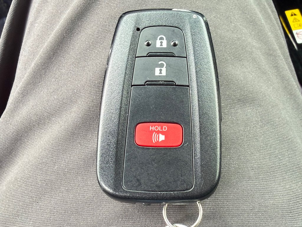 2021 Toyota Prius AWD GROUPE TECHNO / 33.000KM WOW / LA TOTALE !!! / in Thetford Mines, Quebec - 58 - w1024h768px